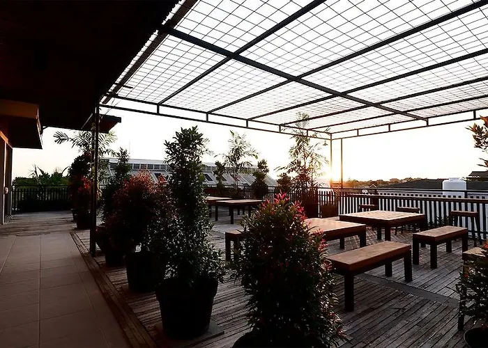 The Paving Hotel 3*